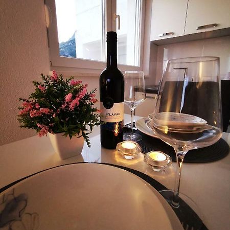 Charming Studio - Apartment Makarska Buitenkant foto