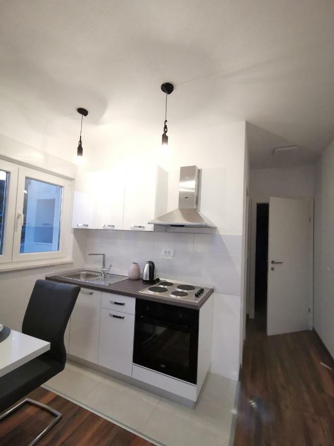 Charming Studio - Apartment Makarska Buitenkant foto
